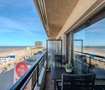 Spacious studio for 4 people with terrace and phenomenal frontal sea view for sale