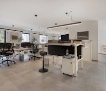 Instapklare kantoorruimte te koop in Rumbeke