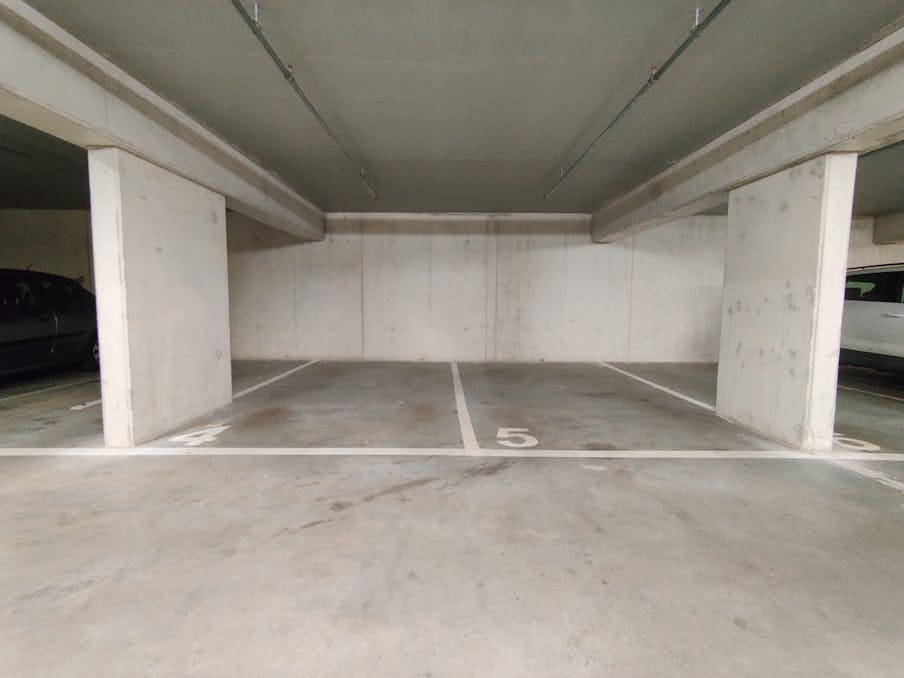 Autostaanplaats te huur vlakbij Centraal Station Antwerpen