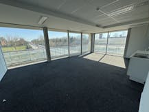 Modern en centraal gelegen kantoor in Brugge, aan de Dampoort