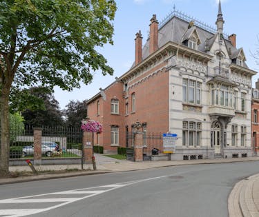 Karaktervolle herenhuis met polyvalent karakter in Terhagen