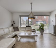 Lichtrijke gezinswoning met 4 slaapkamers te koop in Lauwe!