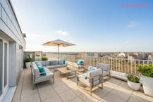 Exclusive 4 bedroom penthouse with stunning sea views!