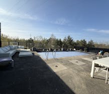 Patrimoniumvennootschap met drie bedrijfshallen en penthouse