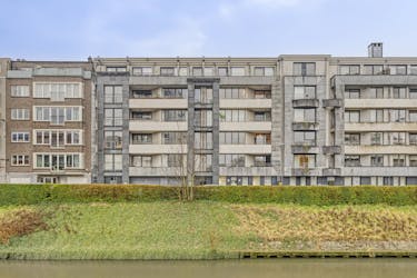 Ruim 3-slaapkamer appartement te koop aan de Eedverbondkaai