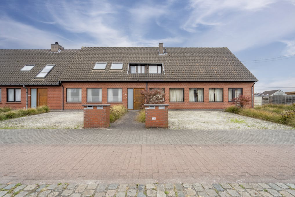 Commercieel interessant pand met woonst in Rekkem