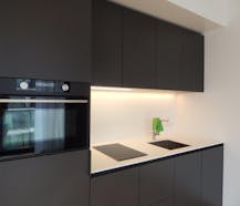 Studio moderne à louer à Evere avec coin chambre