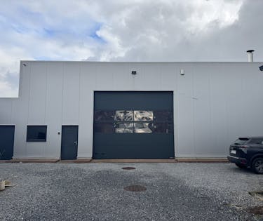 Magazijn (420m²) met ruime buitenoppervlakte (575m²)