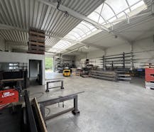 Magazijn (420m²) met ruime buitenoppervlakte (575m²)