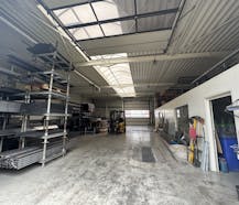 Magazijn (420m²) met ruime buitenoppervlakte (575m²)