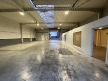 Magazijn (420m²) met ruime buitenoppervlakte (575m²)