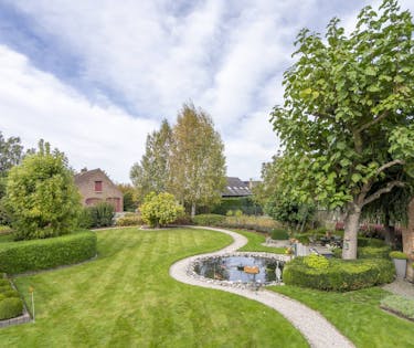 Residentieel gelegen bouwgrond (657m²) te koop in Wevelgem