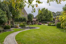 Residentieel gelegen bouwgrond (657m²) te koop in Wevelgem