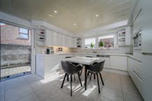 Half open woning met 3 slaapkamers en ruime tuin in De Panne