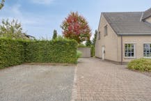 Villa for sale in Vilvoorde with private road and beautiful residential volumes