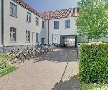 Studentenkamer (32 m²) met eigen sanitair en kitchenette in Brugge