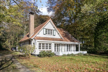 Charmant huis te koop in Putte-Kapellen met grote tuin