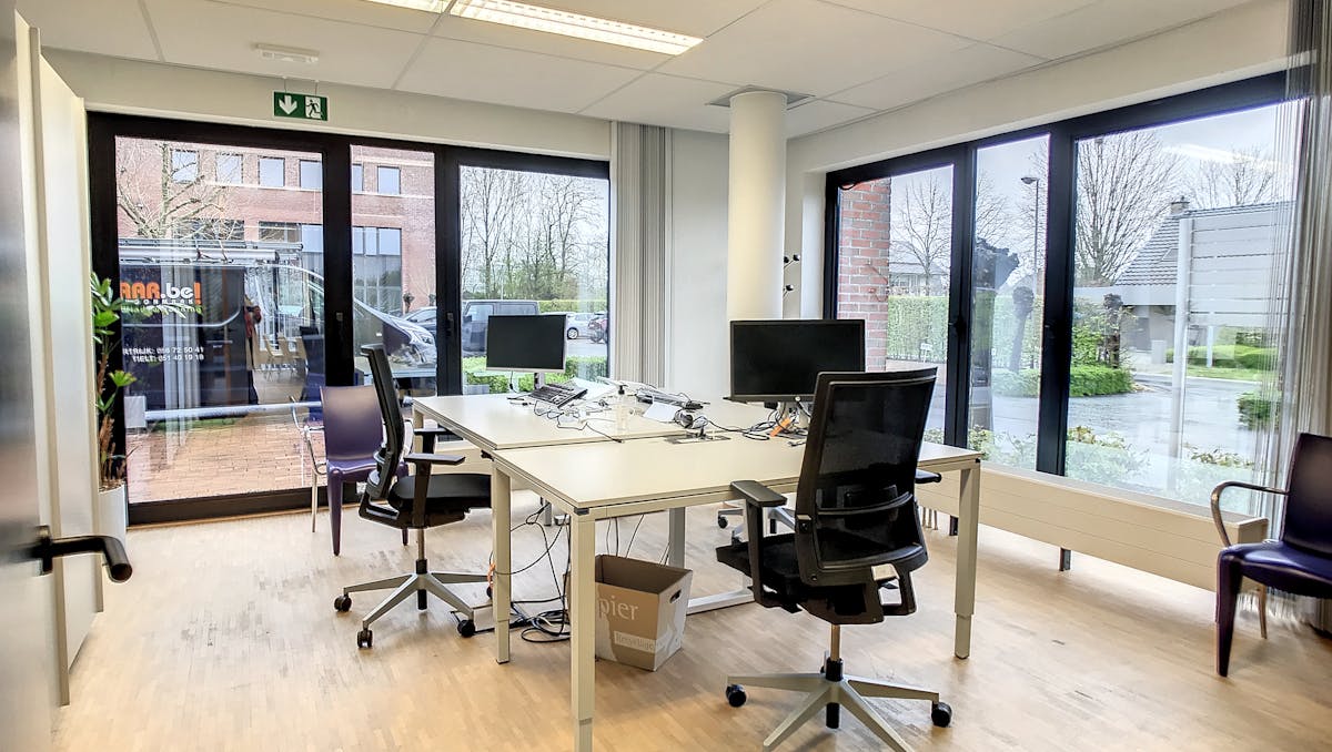 Kantoor te koop van ca. 471 m² in Roeselare
