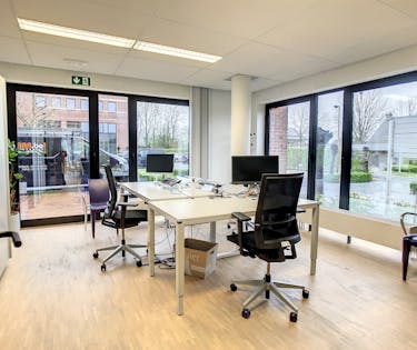Kantoor te koop van ca. 471 m² in Roeselare