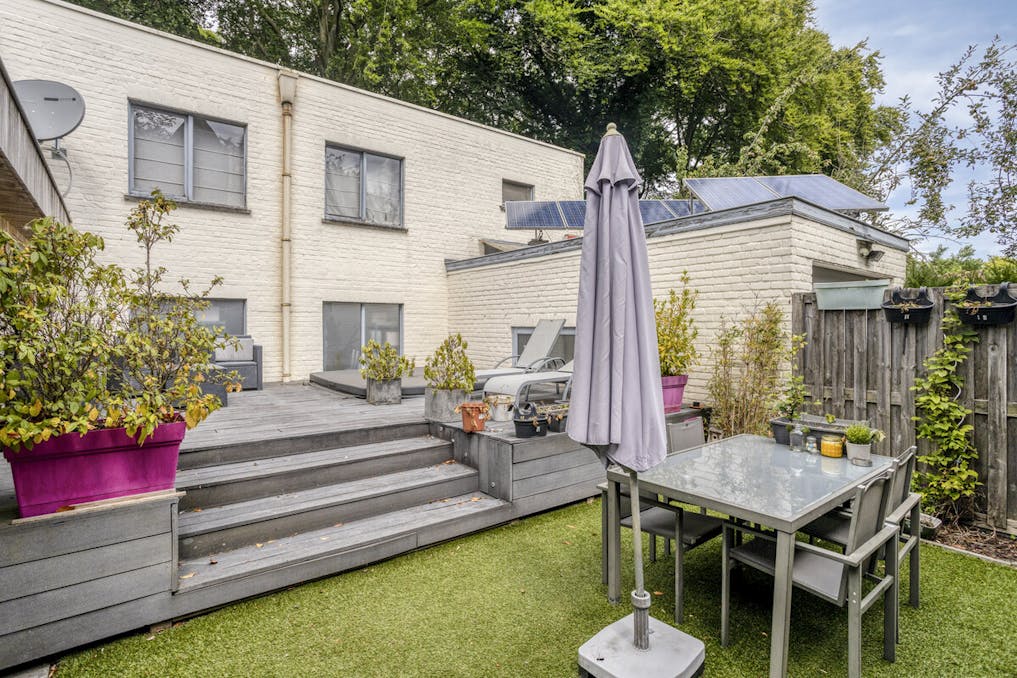 Huis met magazijn/kantoorruimte te koop in Assebroek 