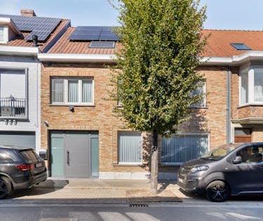 Ruim huis met 5 slaapkamers en tuin (366m²) te Sint-Kruis