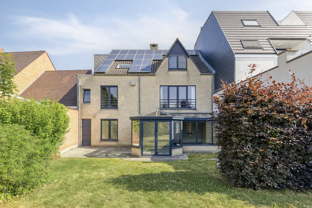 Prachtig woon- en handelspand te koop te centrum Eernegem