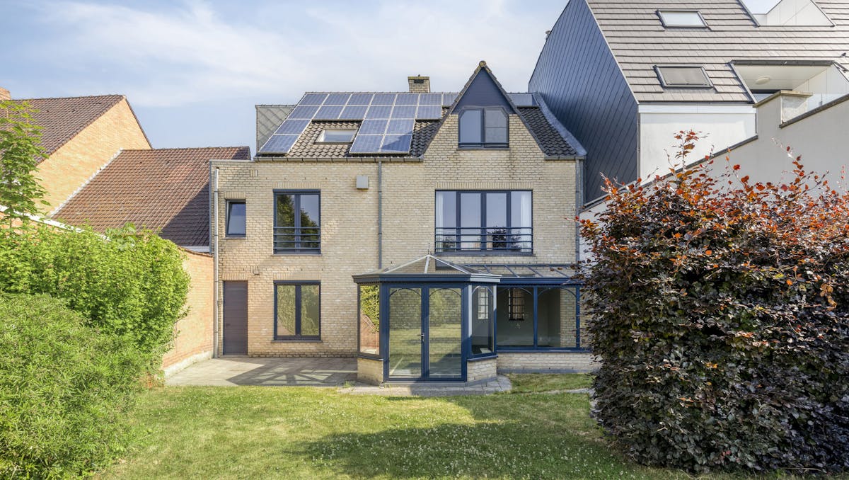 Prachtig woon- en handelspand te koop te centrum Eernegem