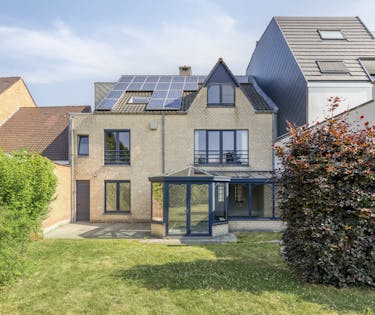 Prachtig woon- en handelspand te koop te centrum Eernegem