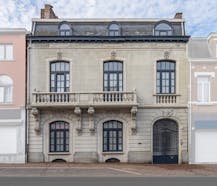 Schitterende herenwoning met parktuin te Komen