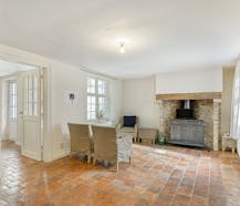 Charmevol huis met 2 slaapkamers en stadskoer in hartje Brugge