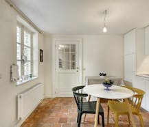 Charmevol huis met 2 slaapkamers en stadskoer in hartje Brugge