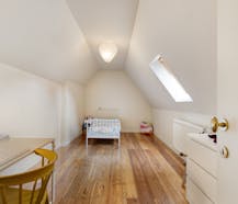 Charmevol huis met 2 slaapkamers en stadskoer in hartje Brugge