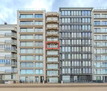 Ruim 2-slaapkamer appartement met frontaal zeezicht !