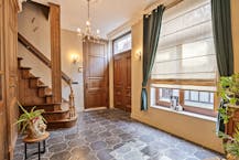 Uniek stadspand met dakterras in centrum Maaseik