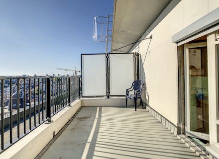 Te renoveren penthouse met terras te koop te Antwerpen