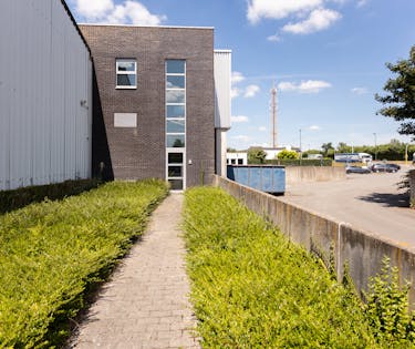 Gemeubeld kantoor (ca. 140 m²) te huur in Aalter