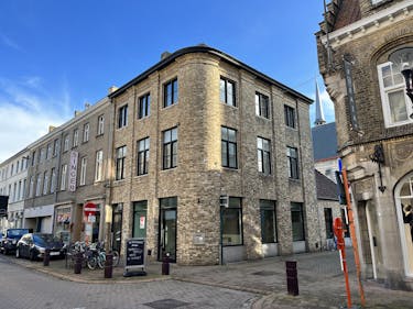 Handelsruimte te koop in Ooststraat te Veurne