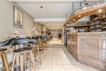 Hotel + handelshuis in de Zeelaan in De Panne