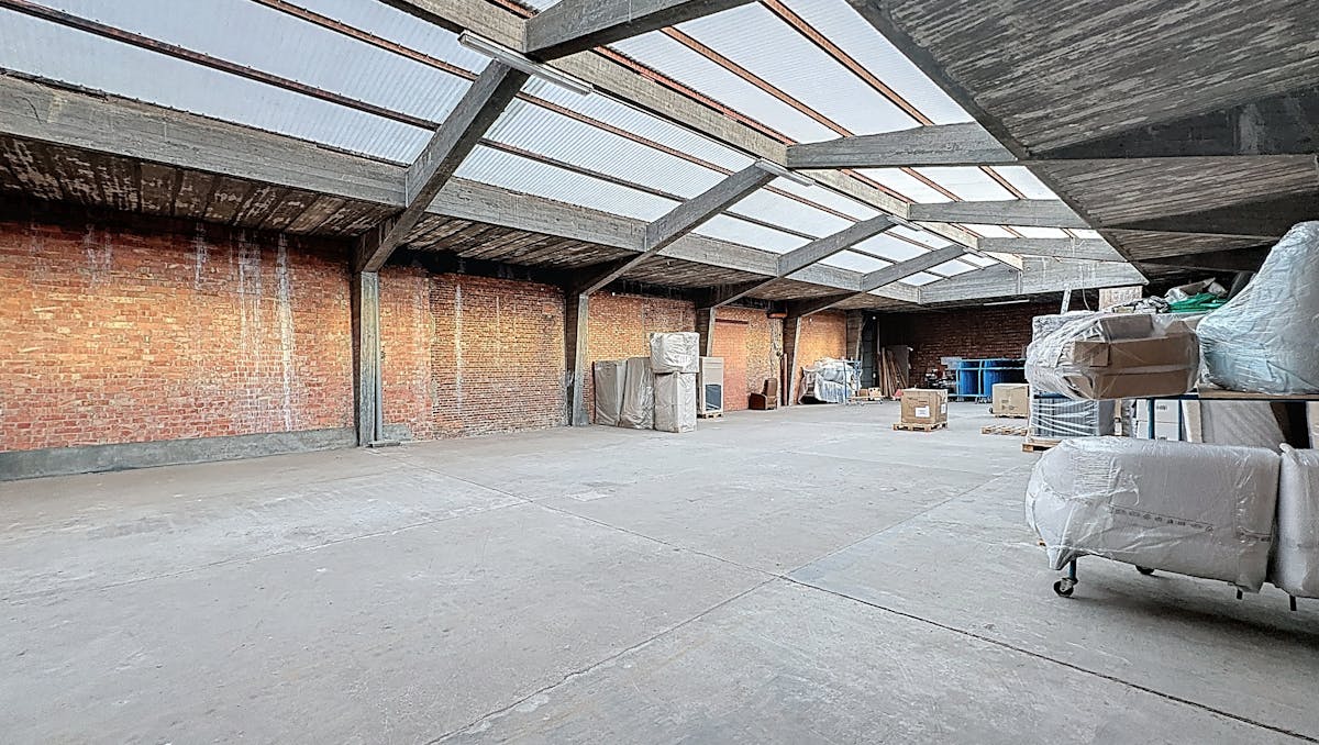 Magazijn/opslagruimte (ca. 530m²) te huur in Hoboken
