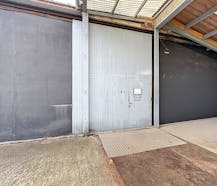 Magazijn/opslagruimte (ca. 530m²) te huur in Hoboken