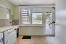 Instapklaar huis te koop in de "Vogeltjeswijk" te Merksem