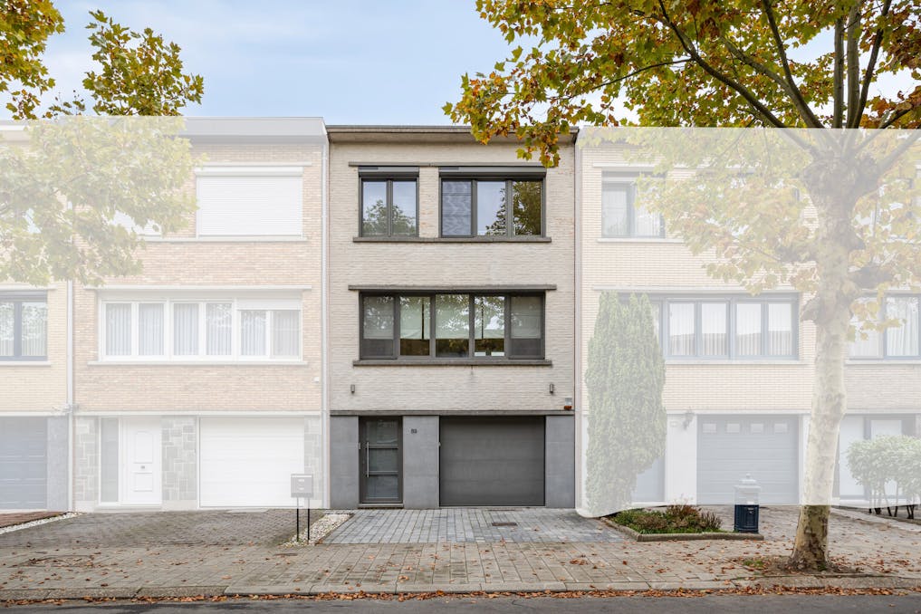 Instapklaar huis te koop in de "Vogeltjeswijk" te Merksem