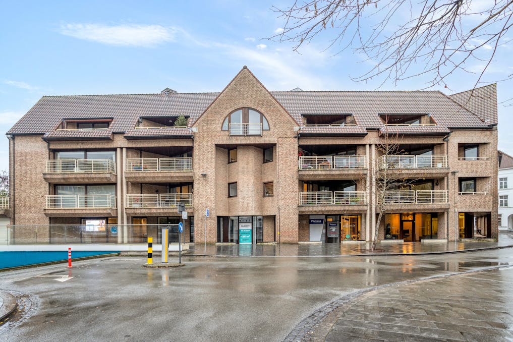 2-slaapkamer appartement te koop met zicht op de Houtmarkt in Kortrijk!