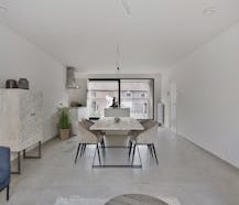 INSTAPKLAAR BEN-APPARTEMENT IN BAZEL MET 3 SLAAPK. + TERRAS
