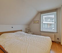 Huis/praktijk met veel potentieel gelegen te centrum Zwevezele