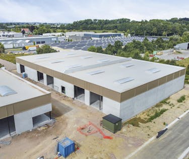 Nieuwbouw KMO-unit van ca.212m² te koop in Tielt