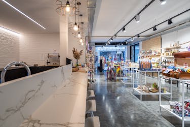 Espace commercial unique dans un manoir rénové à Izegem