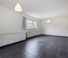 Gerenoveerd gelijkvloers appartement met 2 slaapkamers en terras nabij centrum Hasselt