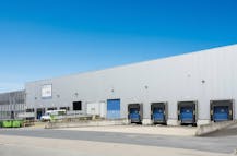 Magazijn (8.814 m² ) te huur bij afrit E17 te Zele