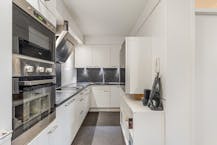 Instapklaar penthouse met 2 slaapkamers en autostandplaats in Hasselt